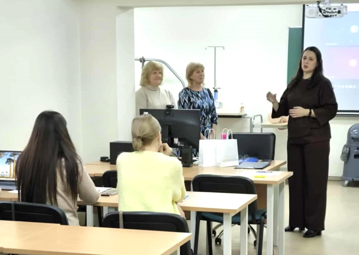 Ikimokyklinio ir priešmokyklinio ugdymo studentės gilino kompetencijas susitikime su eTwinning projektų kūrėjomis